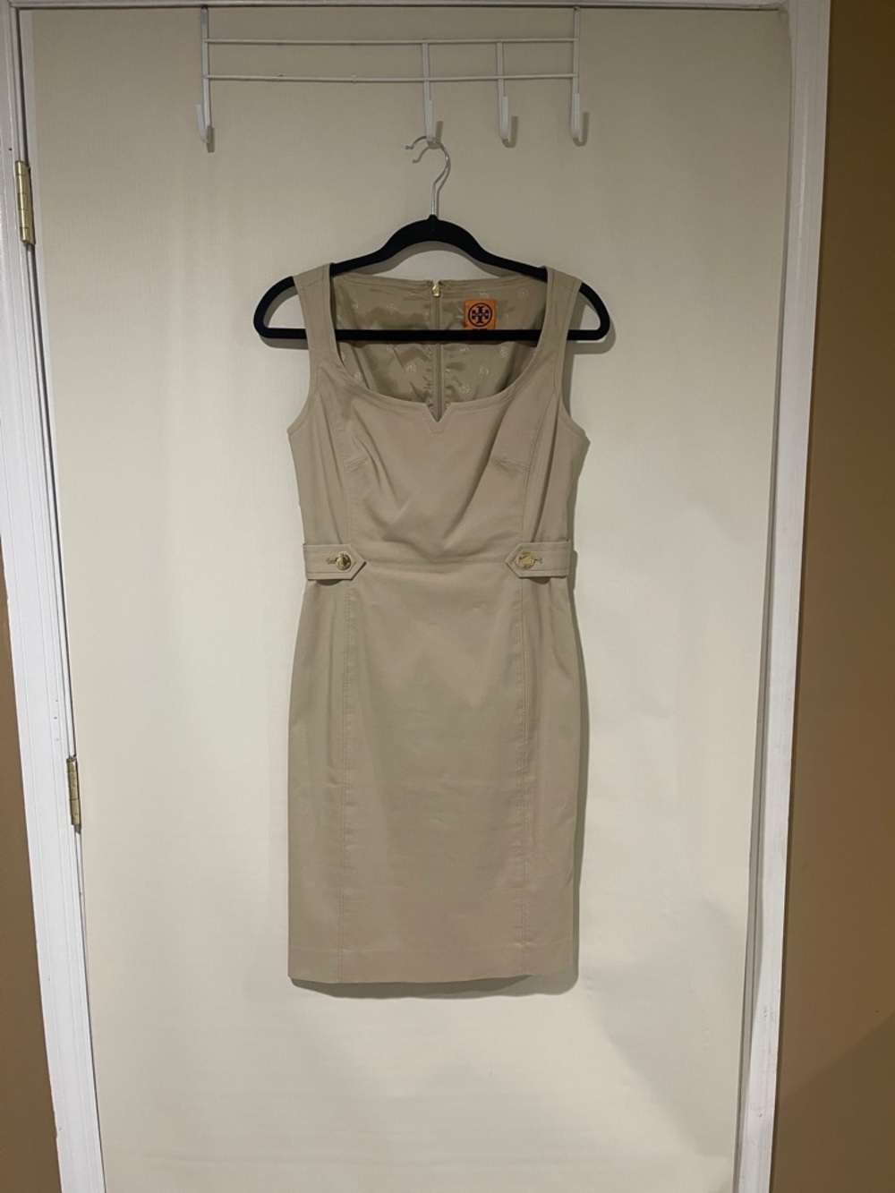 NWOT Tory Burch Pale Beige Sleeveless Midi Sheath Dress Size 2